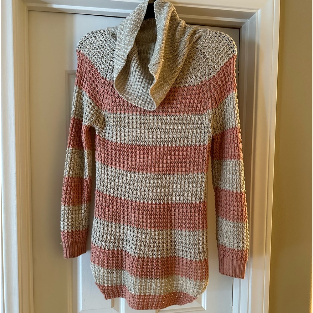 Woman cow neck sweater worn once